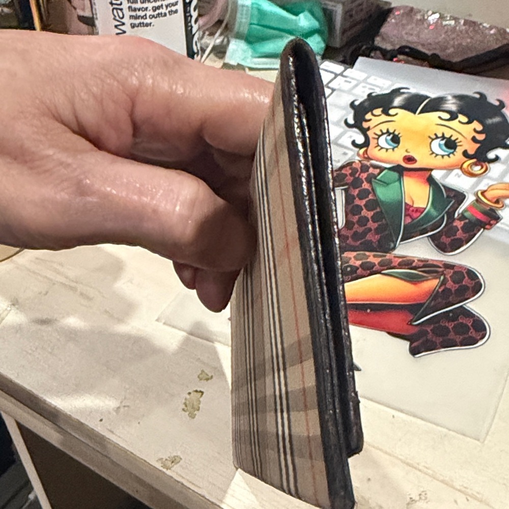 Burberry Tan and Black Checkered Wallet - Picture 4 of 13